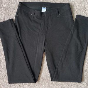 High-Rise Black Jeggings | MEDIUM